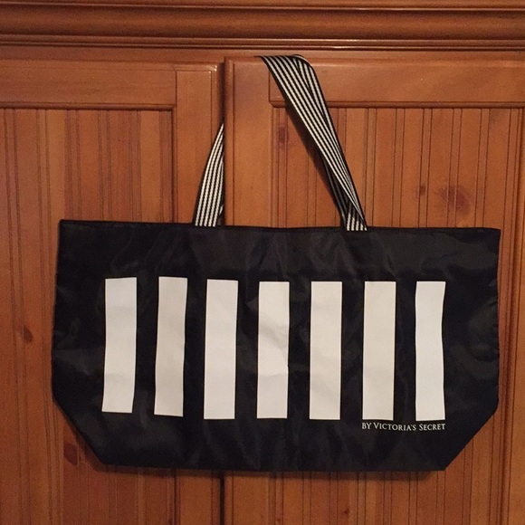 NWT Victoria’s Secret VSX Tote gym bag - Picture 2 of 2